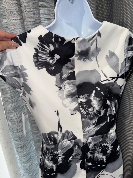 Stella & Julie- NWT Black & White Floral Sheath Dress Size 6 - Picture 11 of 14